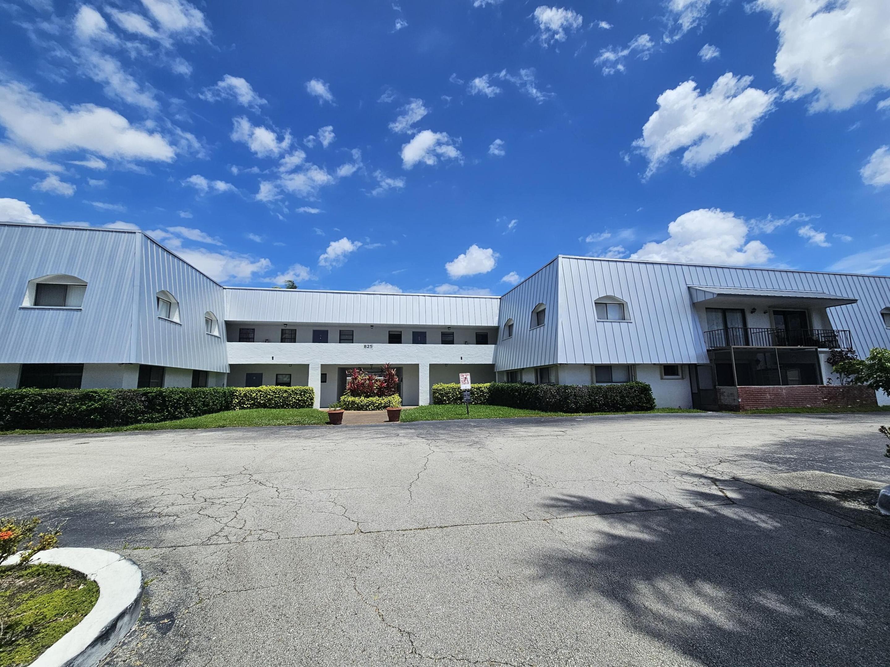 CENTRE HILL COURTS CONDO - Residential