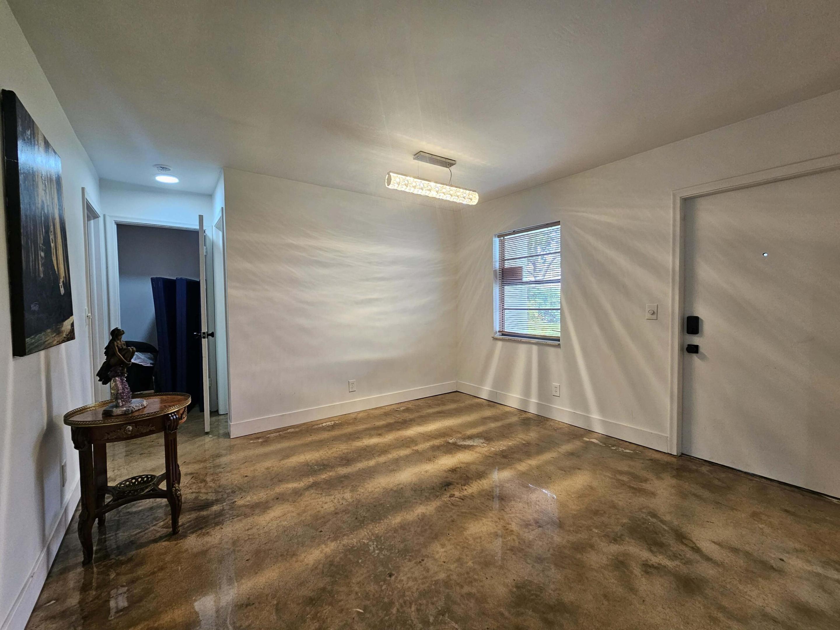 CENTRE HILL COURTS CONDO - Residential