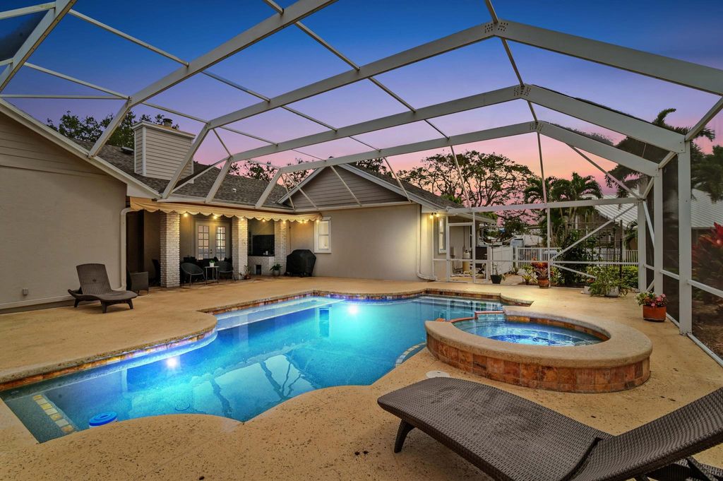 Photo of 18263 River Oaks Drive, Jupiter, FL 33458 (MLS # R10983714)