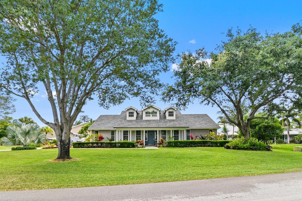 Photo of 18263 River Oaks Drive, Jupiter, FL 33458 (MLS # R10983714)