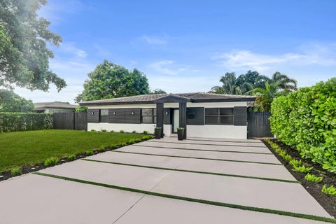 Photo of 4581 NE 3RD Avenue, Oakland Park, FL 33334 (MLS # B26065823)