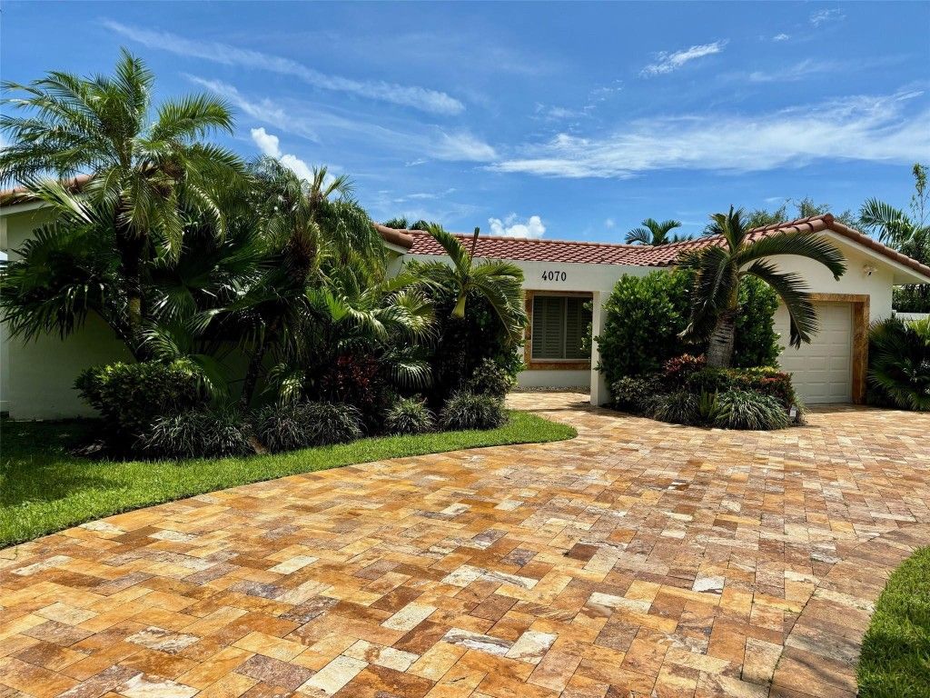 Photo of 4070 NE 26th Avenue, Fort Lauderdale, FL 33308 (MLS # F10515611)