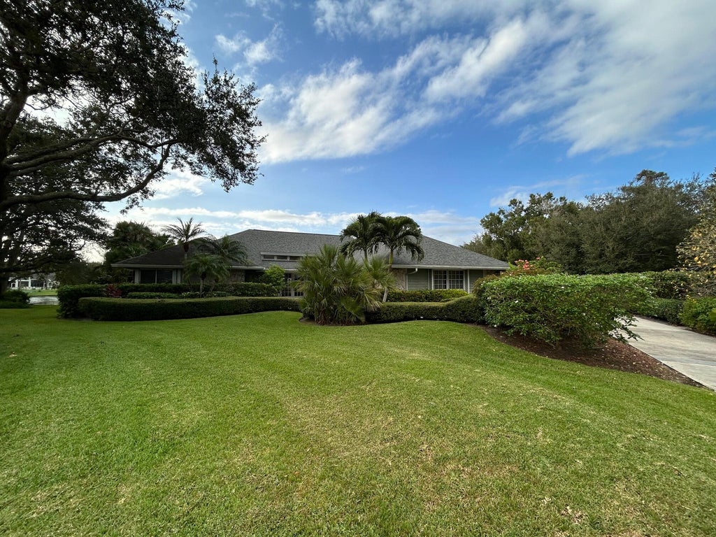 Photo of 19666 Red Maple Lane, Jupiter, FL 33458 (MLS # R11034469)