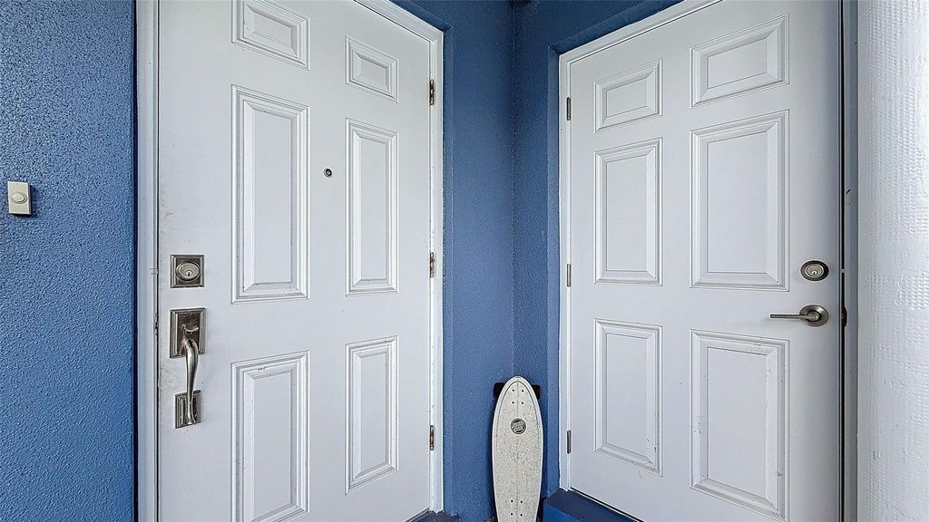 Photo of 4516 NE 21st Lane #4516, Fort Lauderdale, FL 33308 (MLS # F10478084)