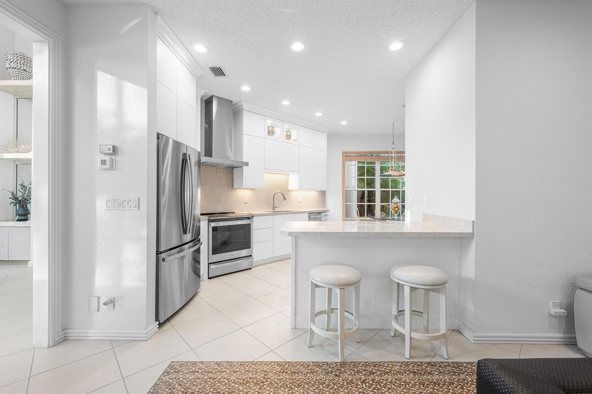 KNIGHTSBRIDGE / POLO CLUB - Residential