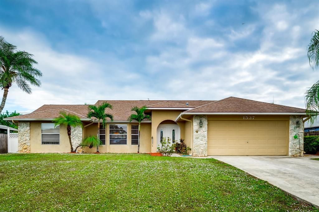 Photo of 1537 SE Cownie Street, Port Saint Lucie, FL 34983 (MLS # R10756966)