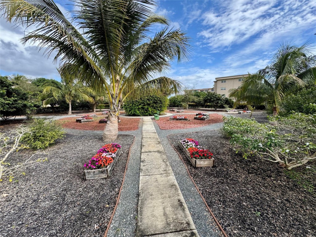 Village Royal on Green - Residential Lease