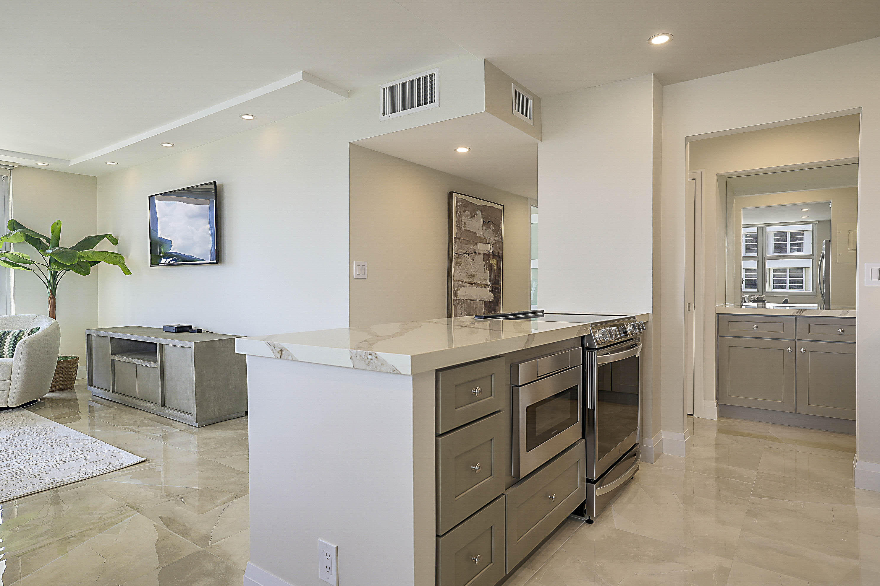 BOCA TOWERS CONDO - Residential