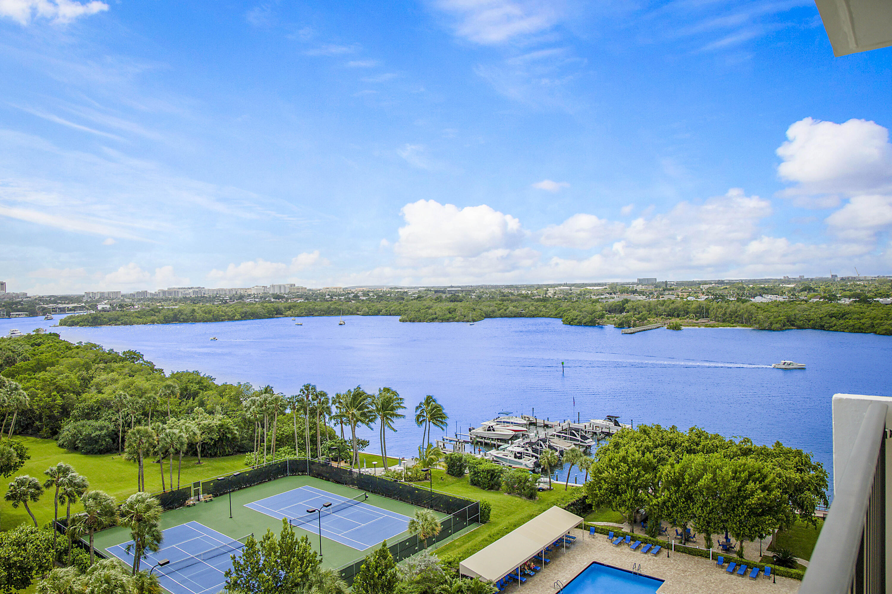 BOCA TOWERS CONDO - Residential