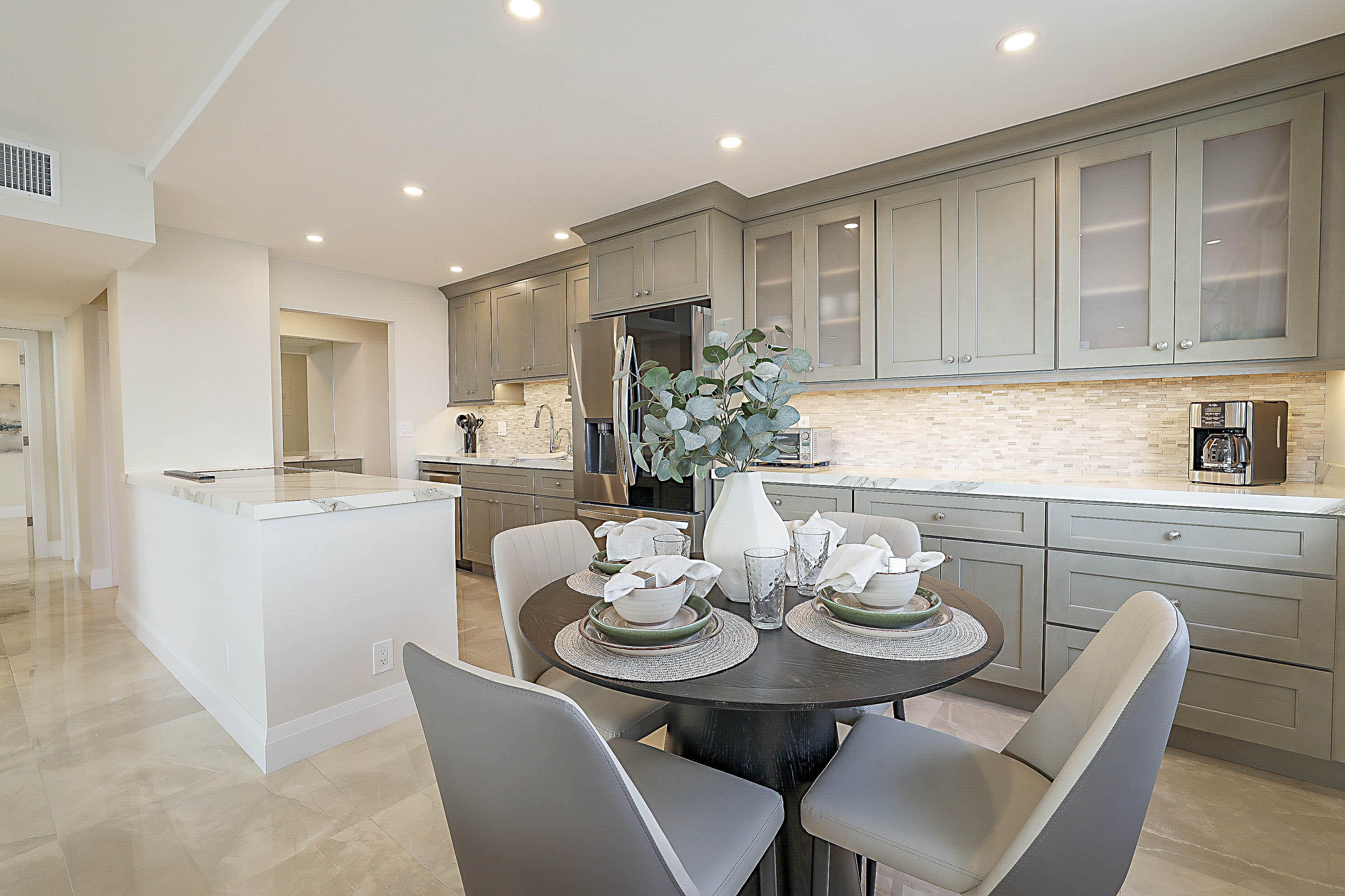 BOCA TOWERS CONDO - Residential