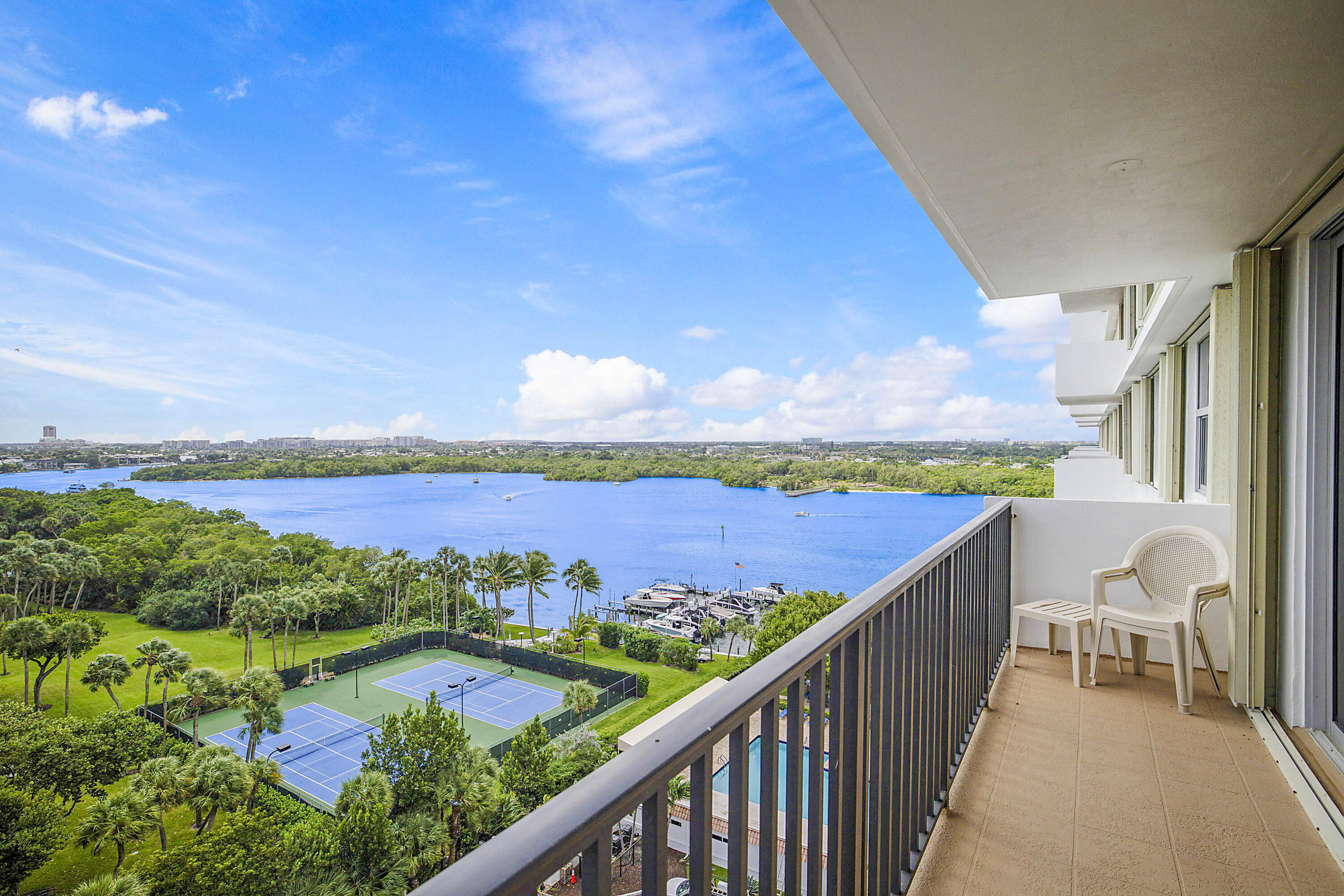 BOCA TOWERS CONDO - Residential