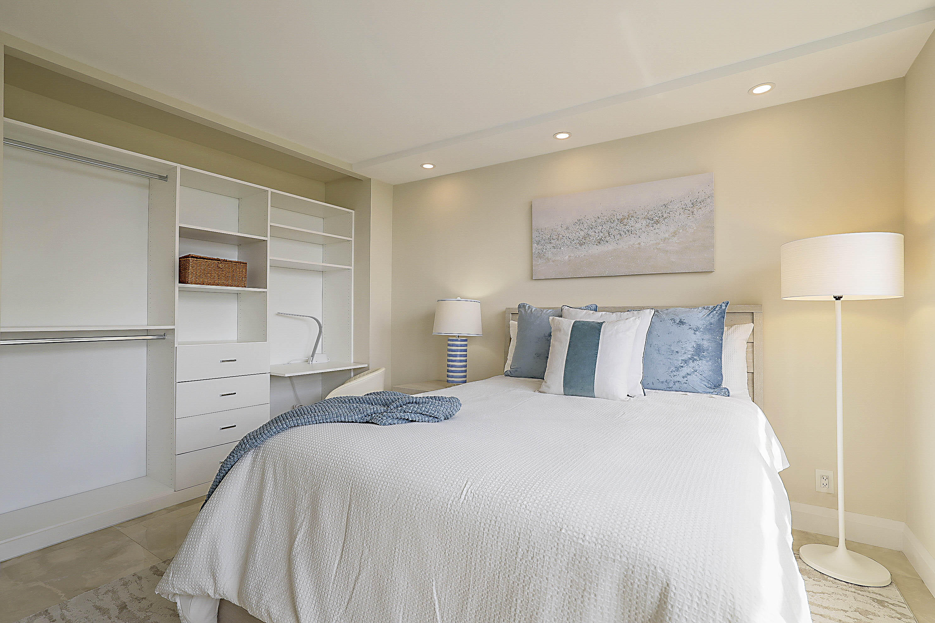 BOCA TOWERS CONDO - Residential