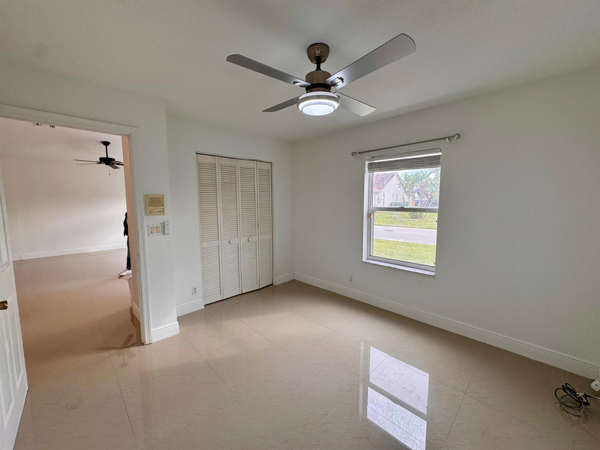 OLIVE TREE PAR 6B - Residential Lease