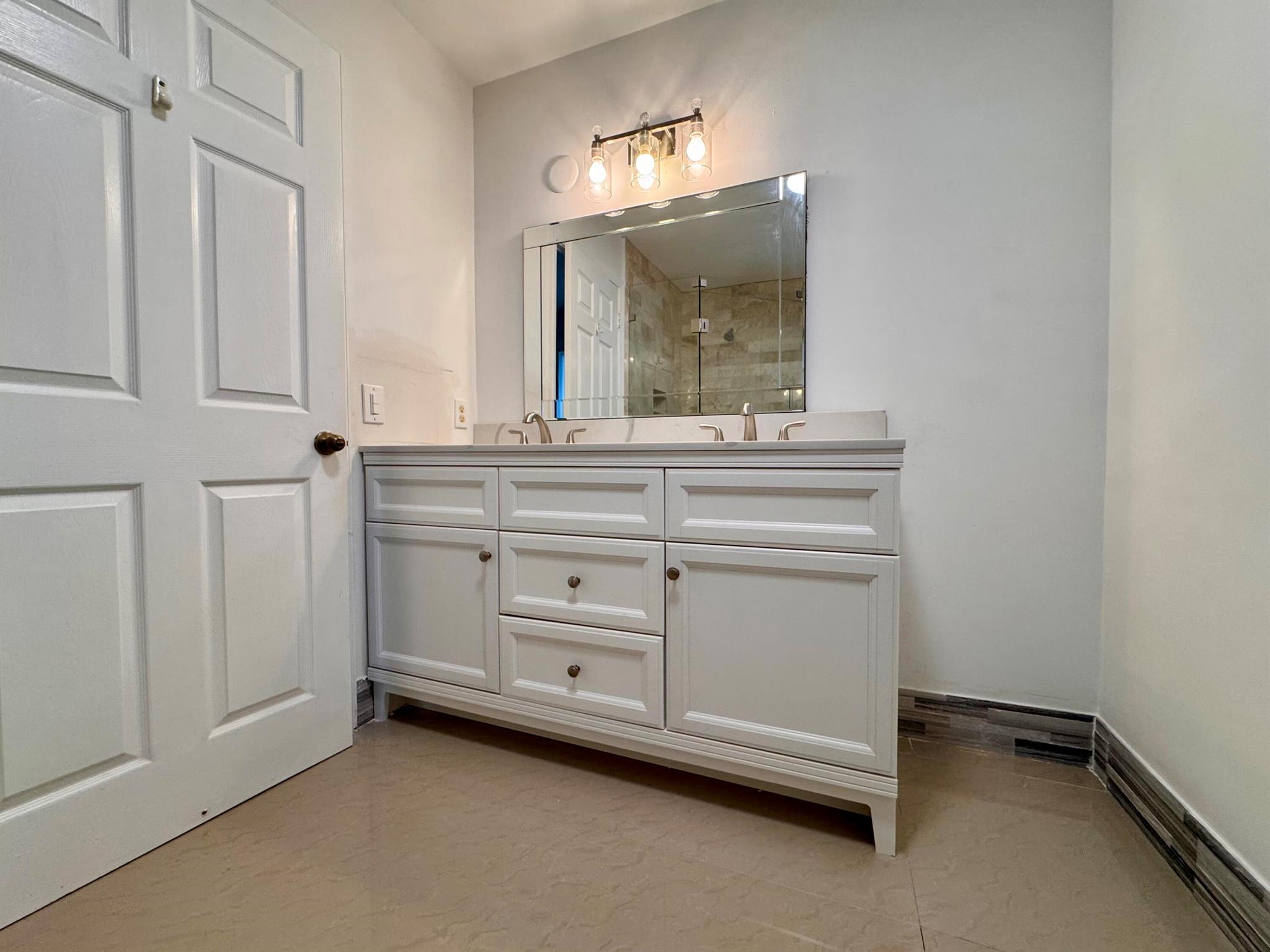 OLIVE TREE PAR 6B - Residential Lease