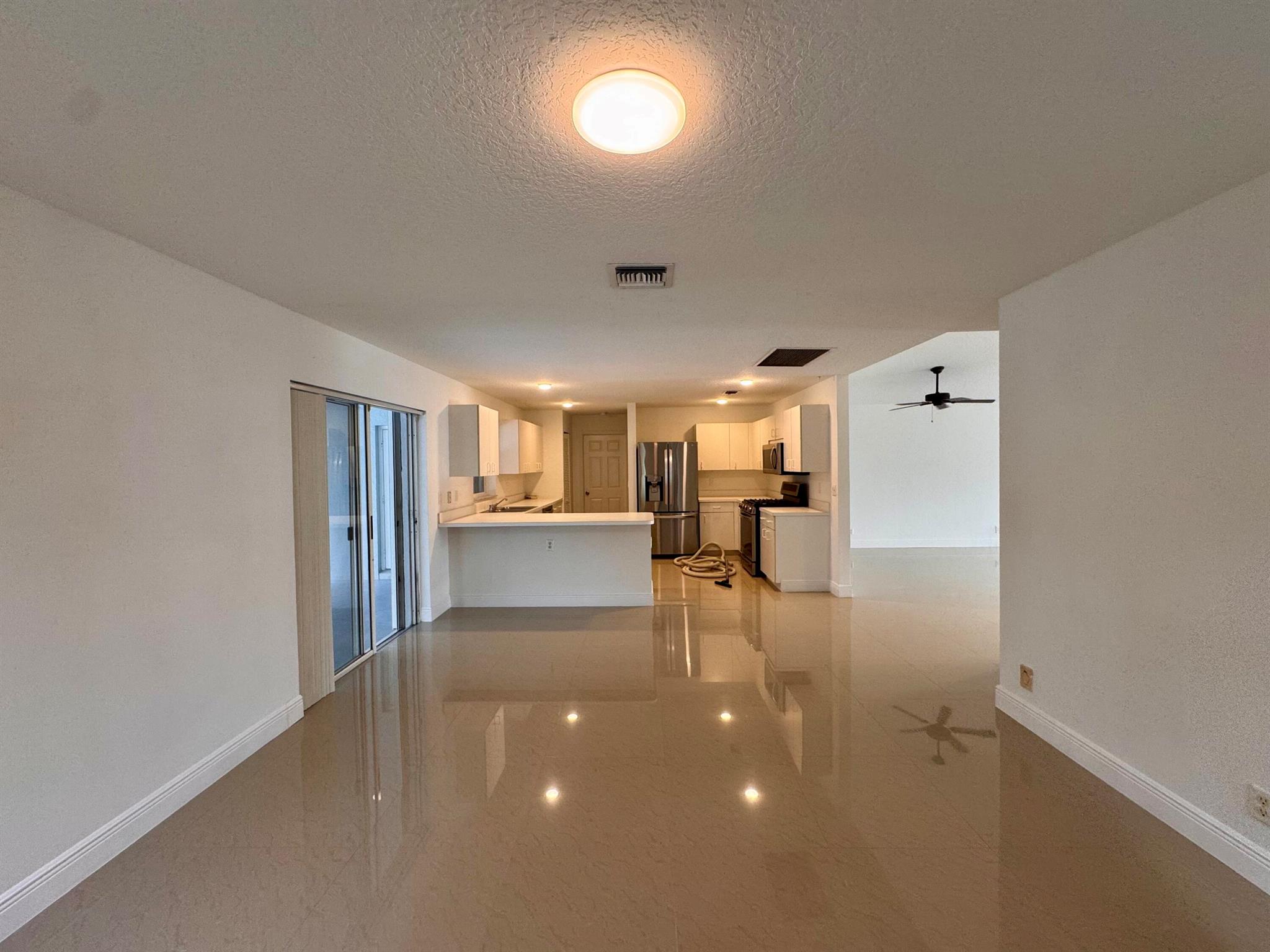 OLIVE TREE PAR 6B - Residential Lease