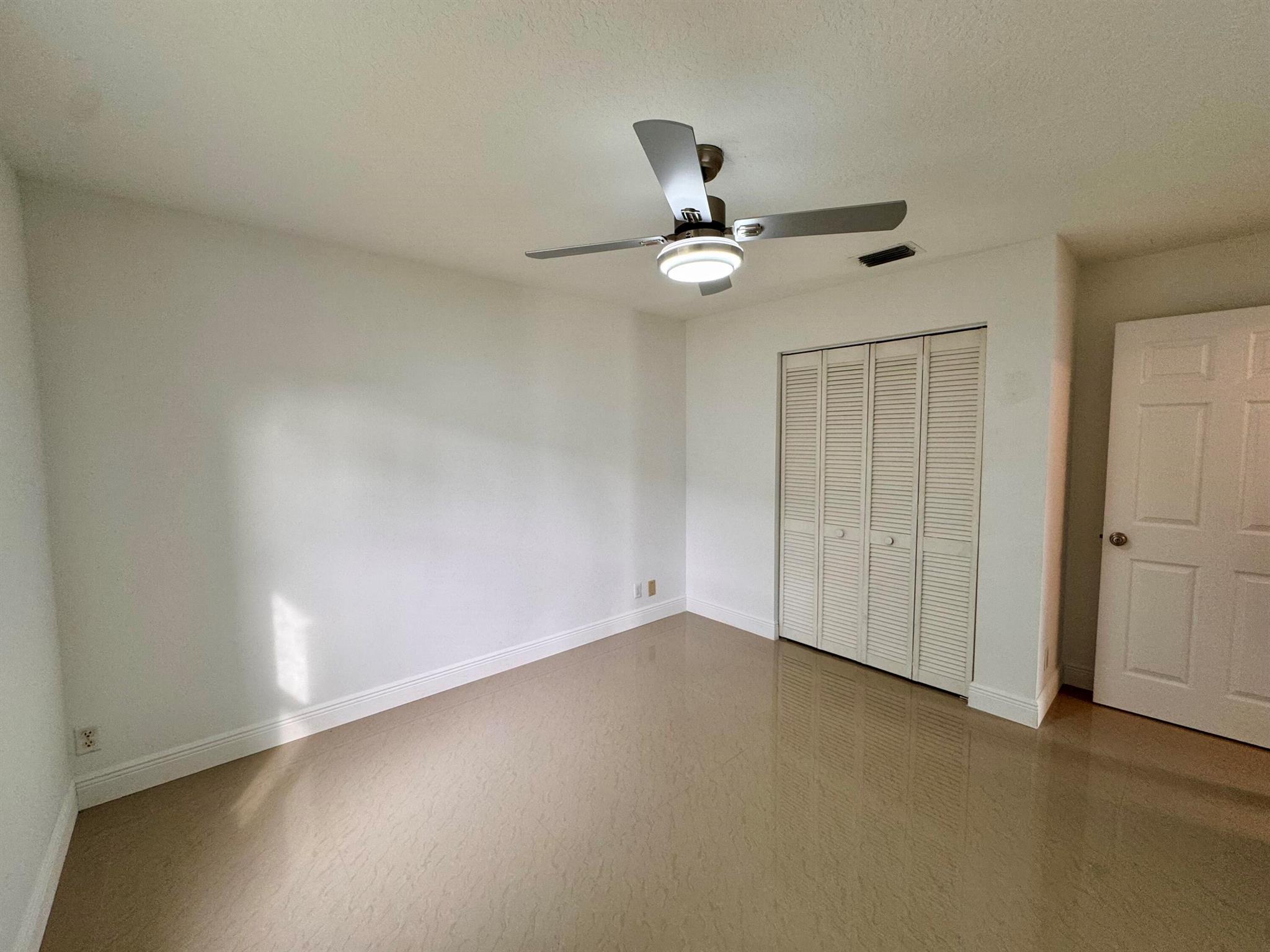 OLIVE TREE PAR 6B - Residential Lease