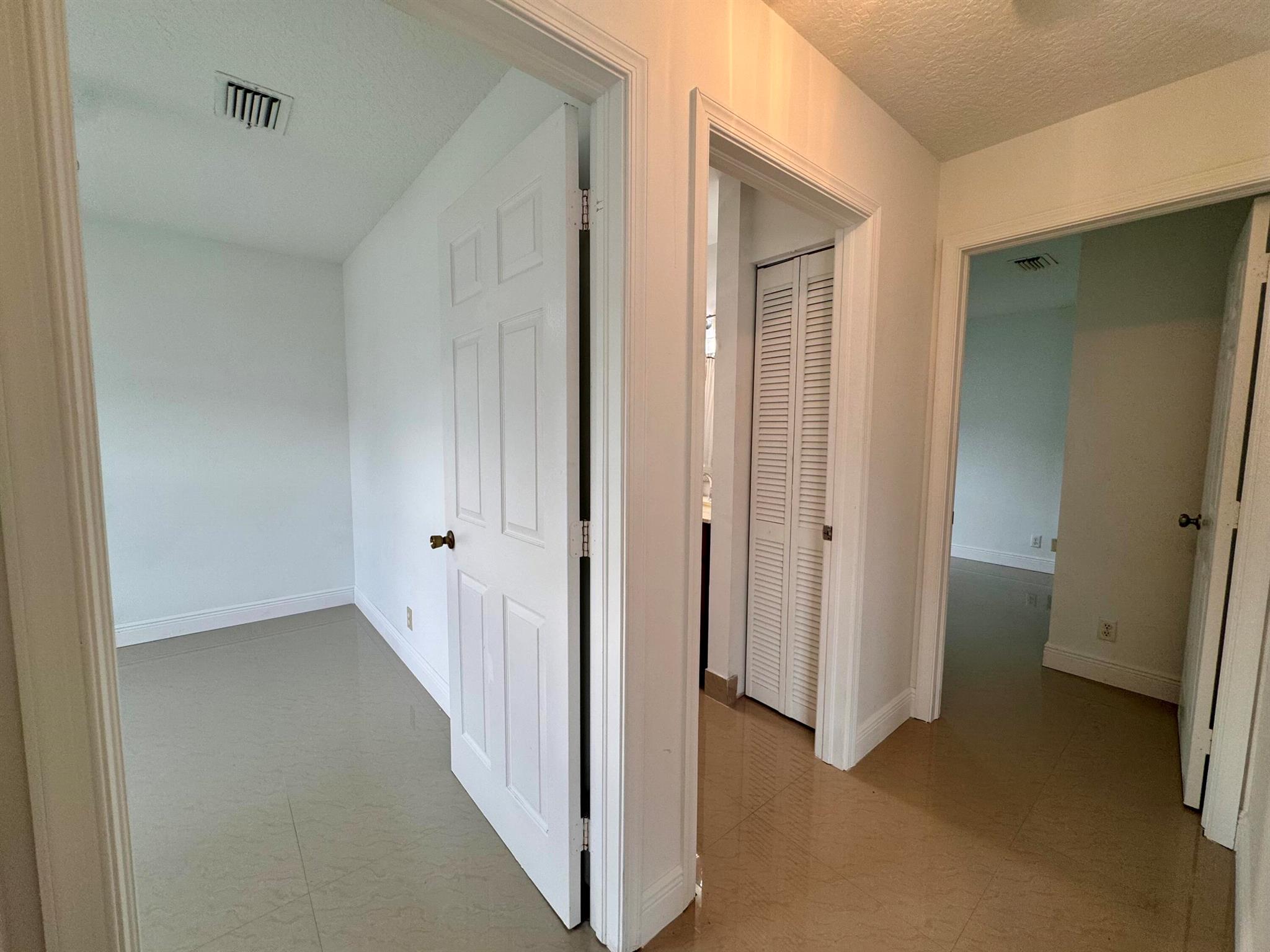 OLIVE TREE PAR 6B - Residential Lease