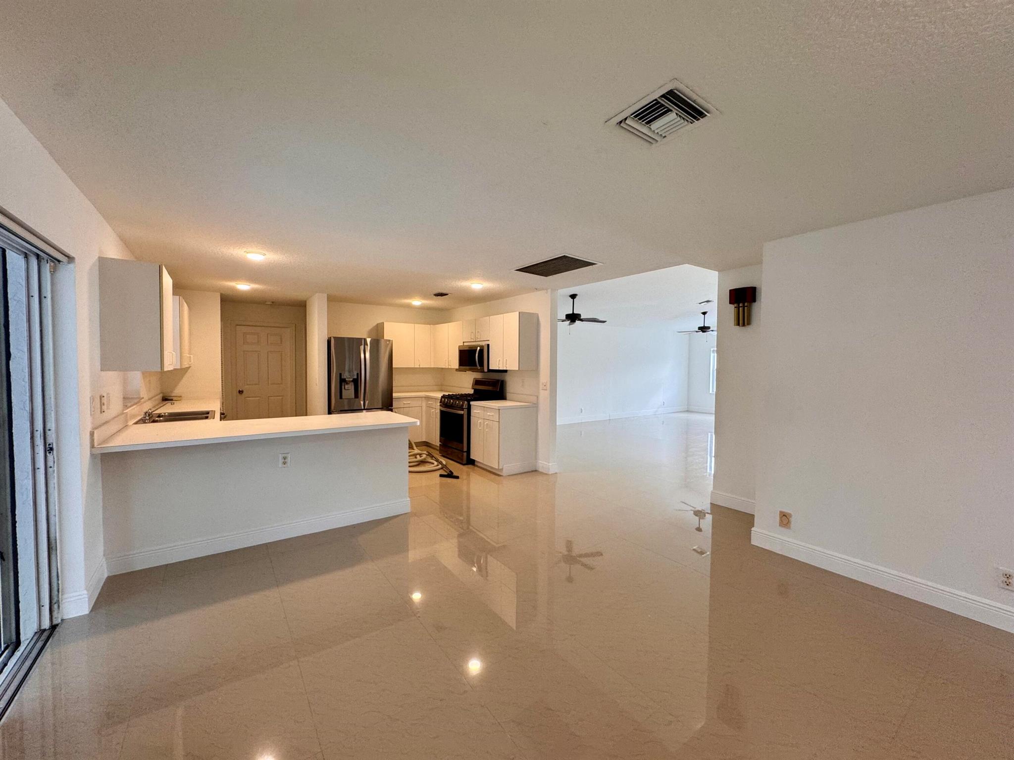 OLIVE TREE PAR 6B - Residential Lease