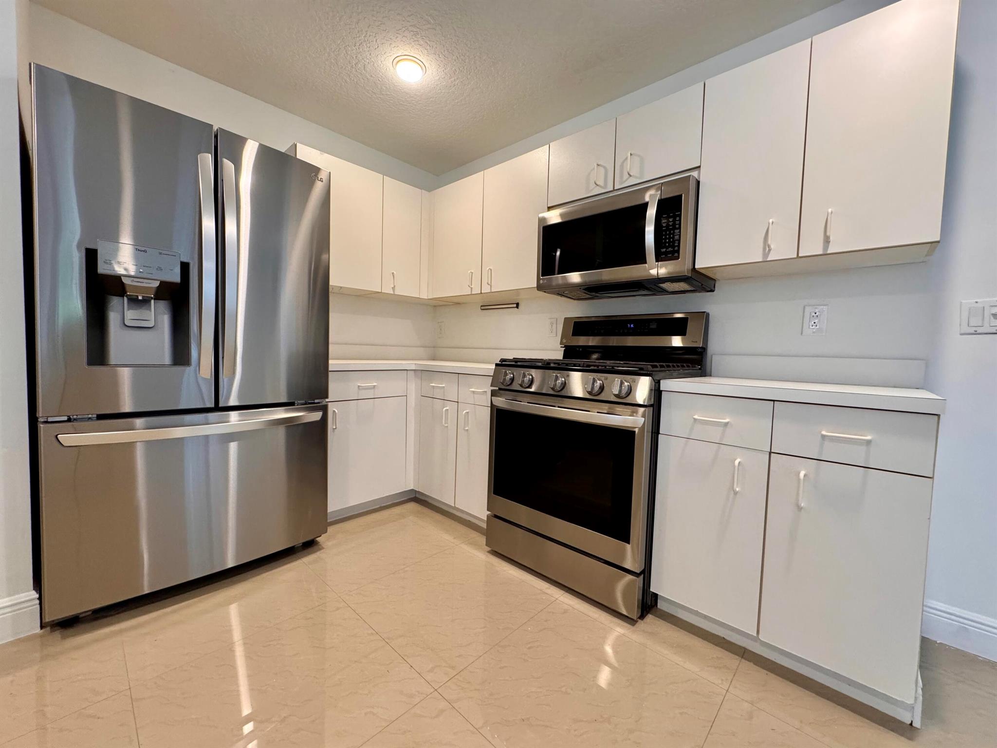 OLIVE TREE PAR 6B - Residential Lease