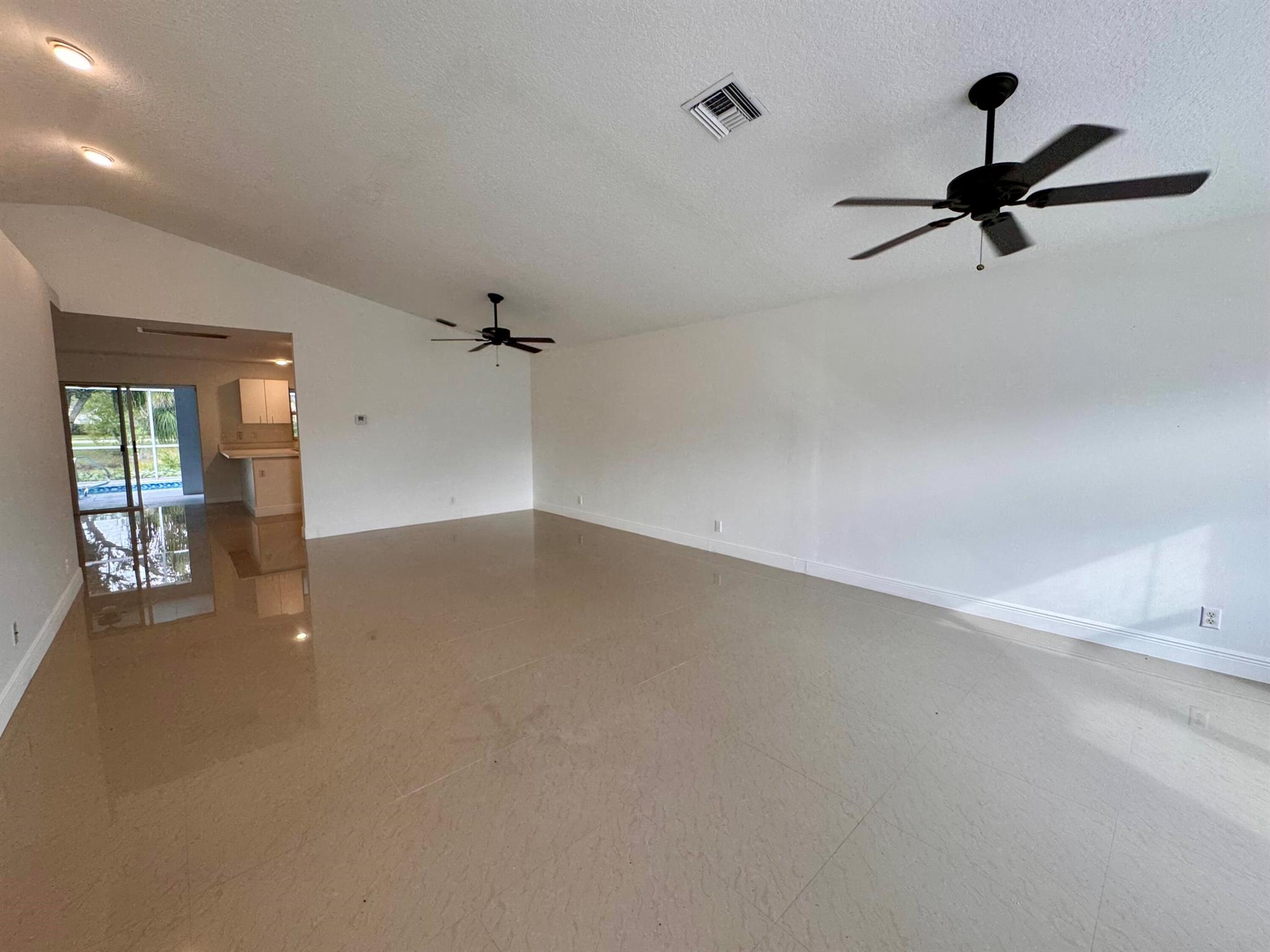 OLIVE TREE PAR 6B - Residential Lease