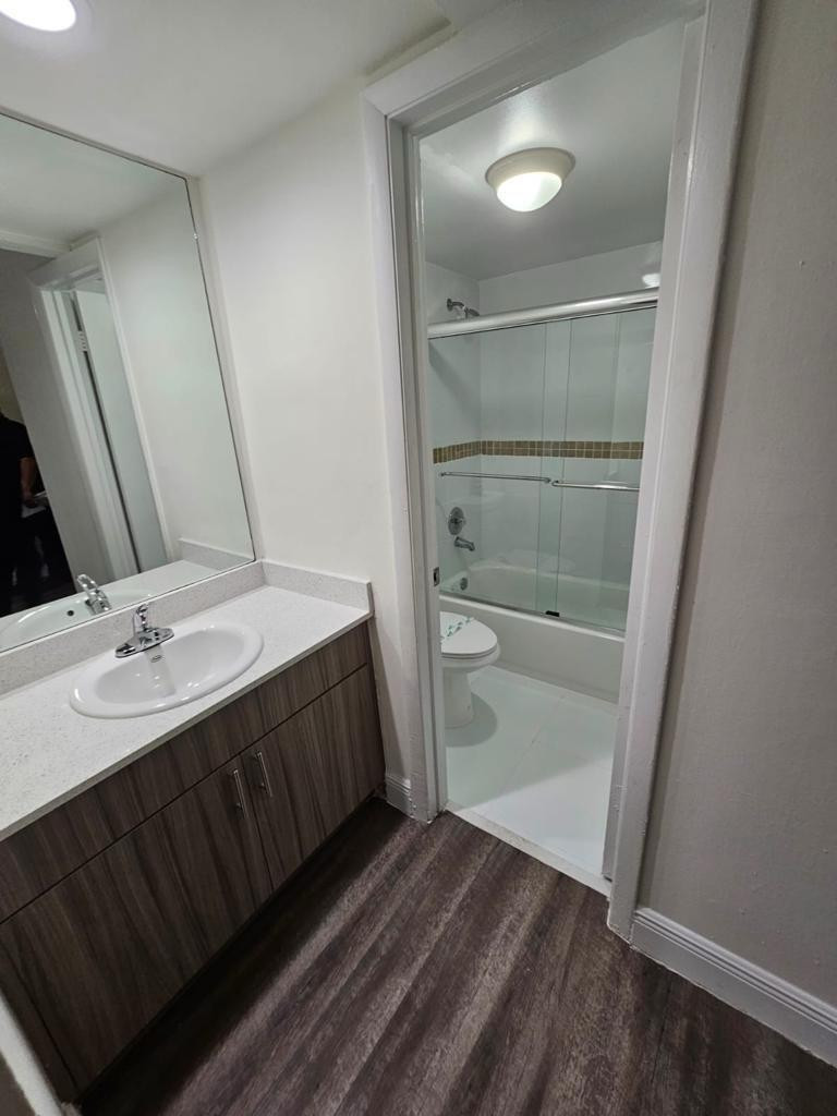 Country Club Towers - Residential Lease