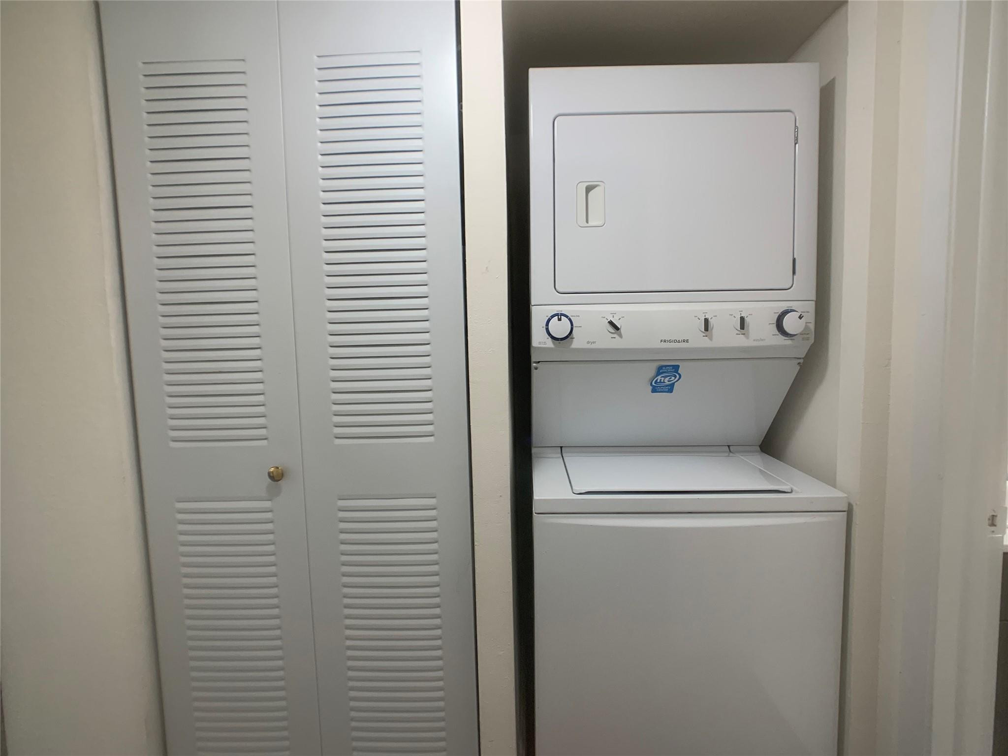 Country Club Towers - Residential Lease