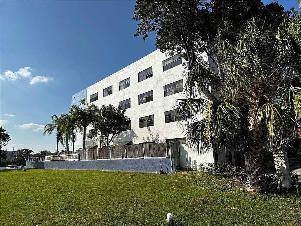 Riverside 105 Condo - Residential Lease