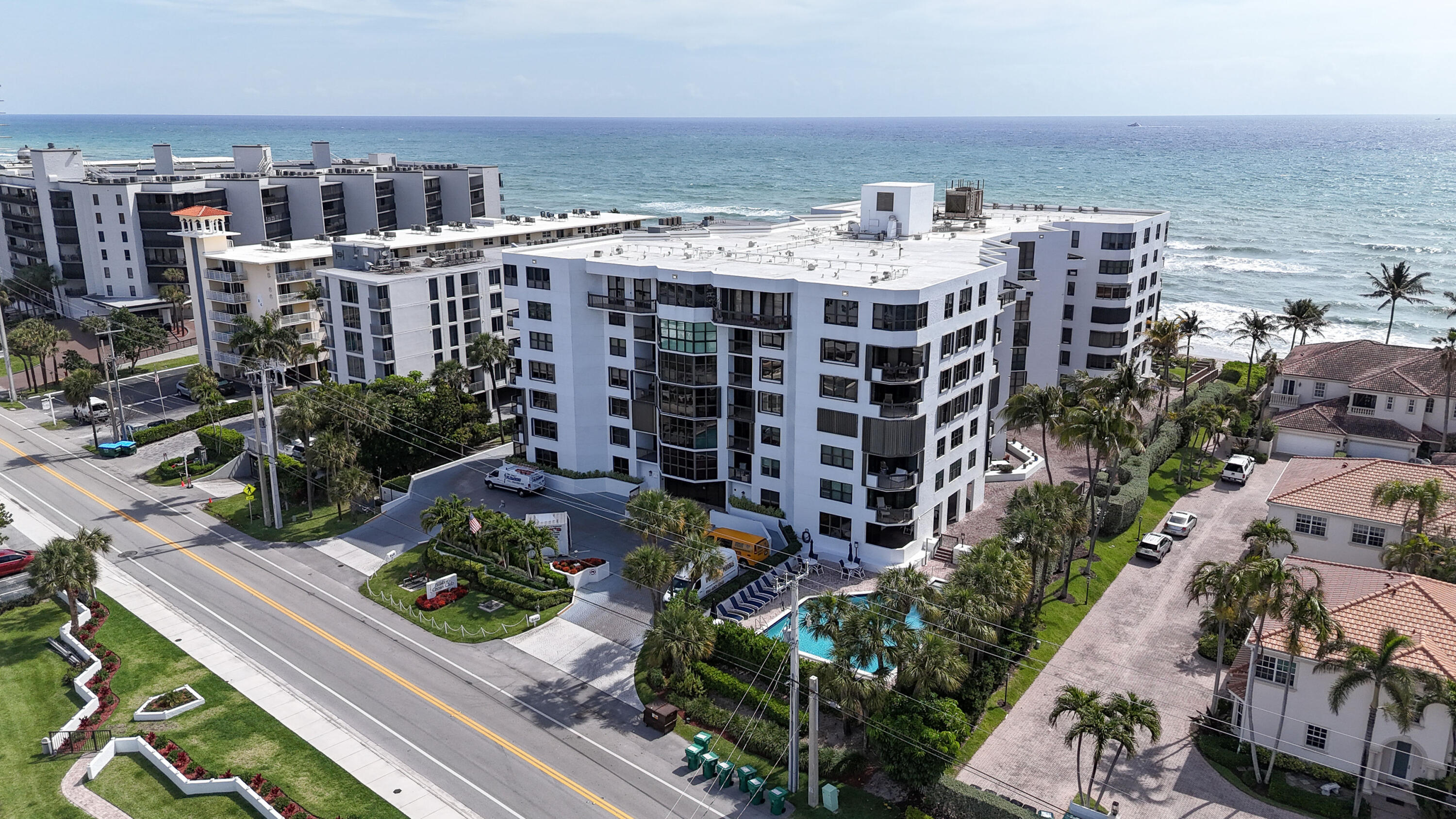 1155 Hillsboro Mile 502