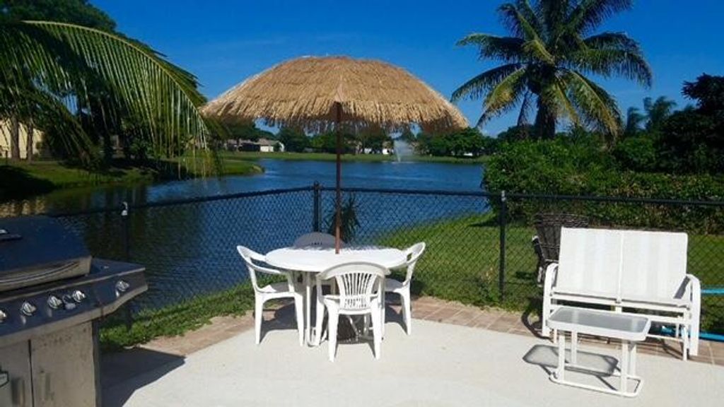 Photo of 182 Pinewood Court, Jupiter, FL 33458 (MLS # R10804144)