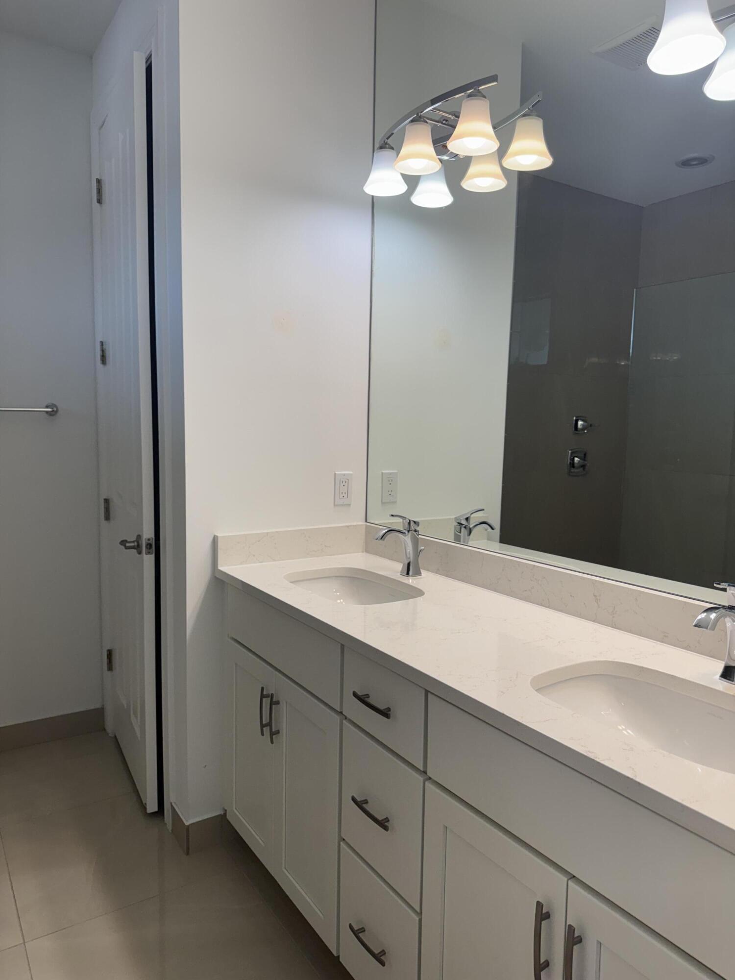 CASA DEL MAR - Residential