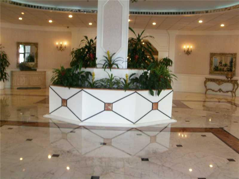 HALLMARK OF HOLLYWOOD - Residential