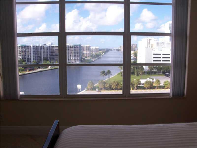 HALLMARK OF HOLLYWOOD - Residential