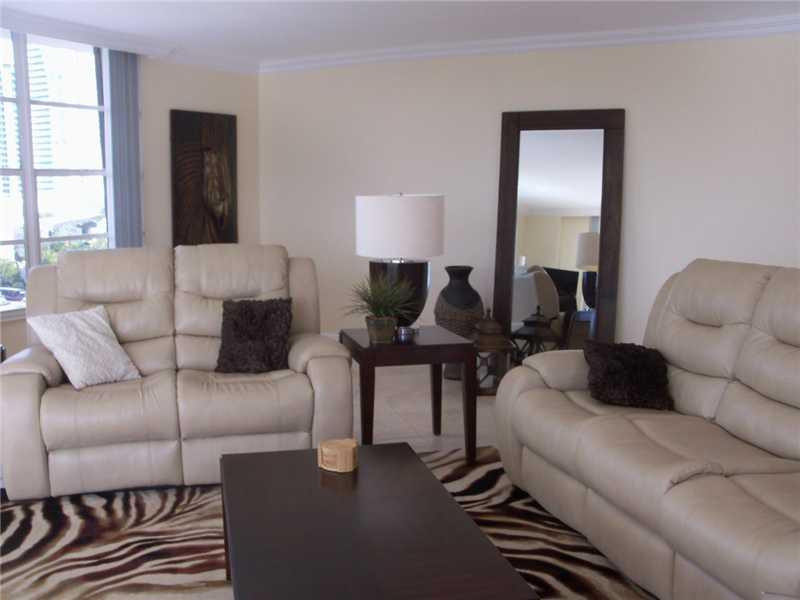 HALLMARK OF HOLLYWOOD - Residential