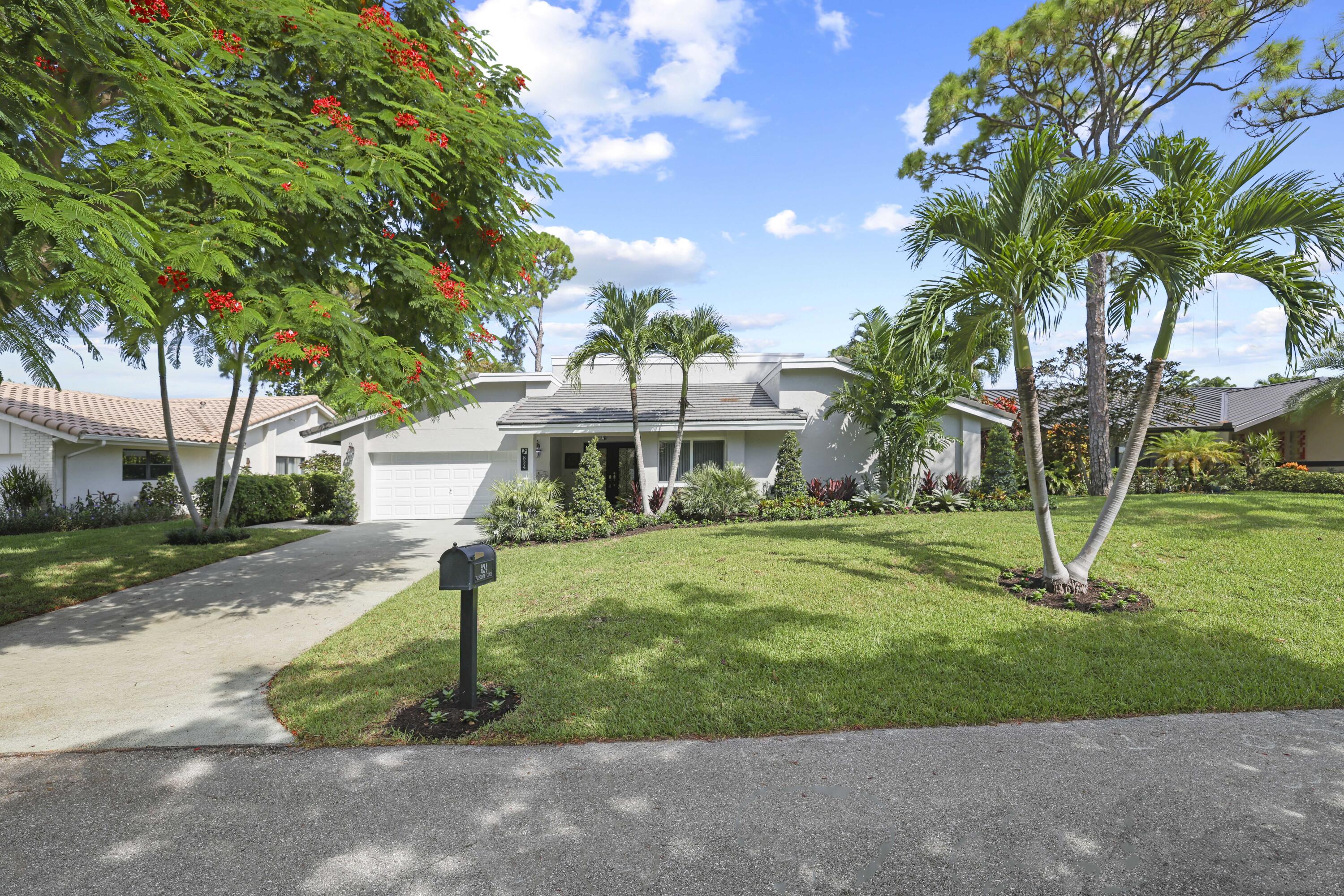 824 Foxpointe Circle