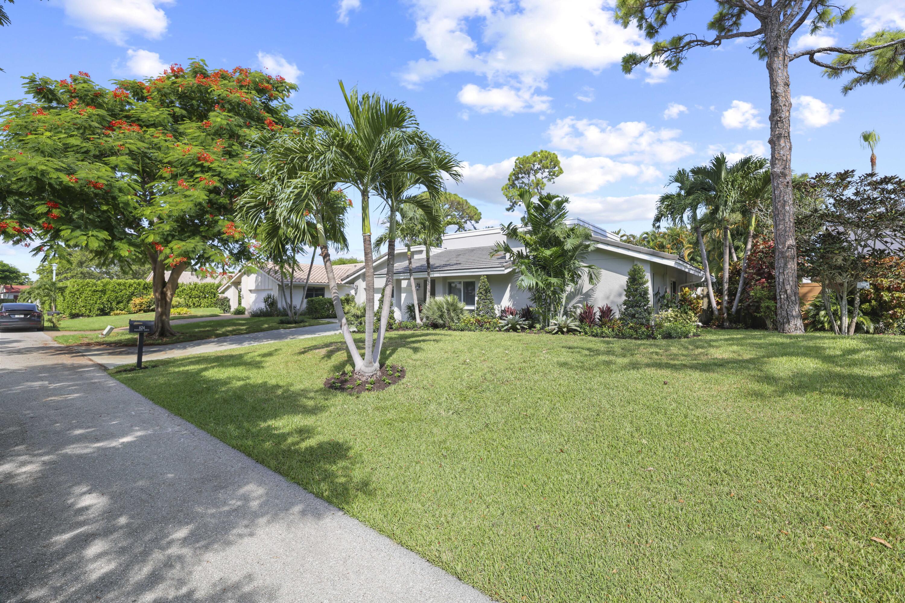 824 Foxpointe Circle