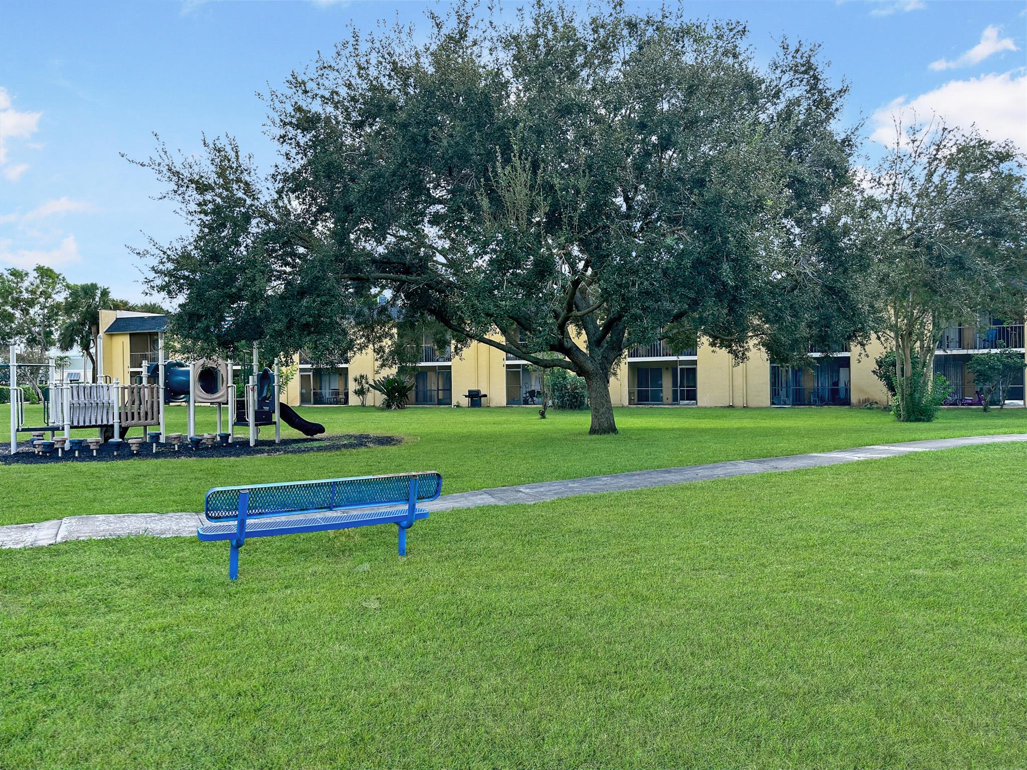 MEADOWS ON THE GREEN COND - Residential