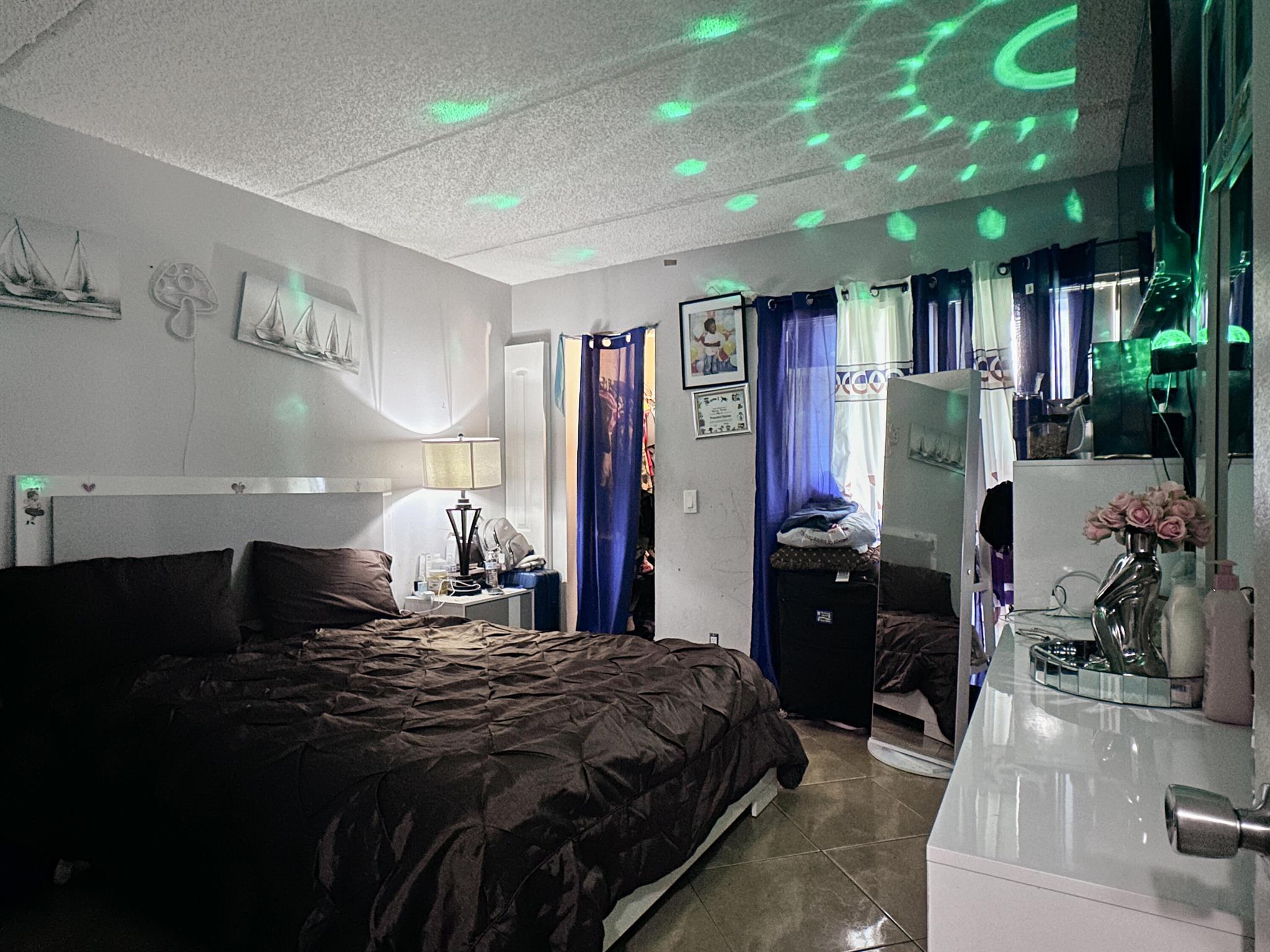 MEADOWS ON THE GREEN COND - Residential