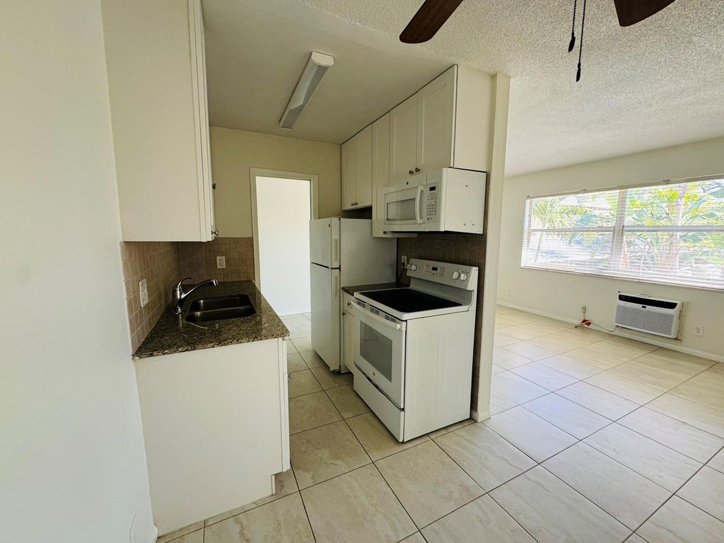 Photo of 801 S Federal Highway #105, Lake Worth Beach, FL 33460 (MLS # F10524592)