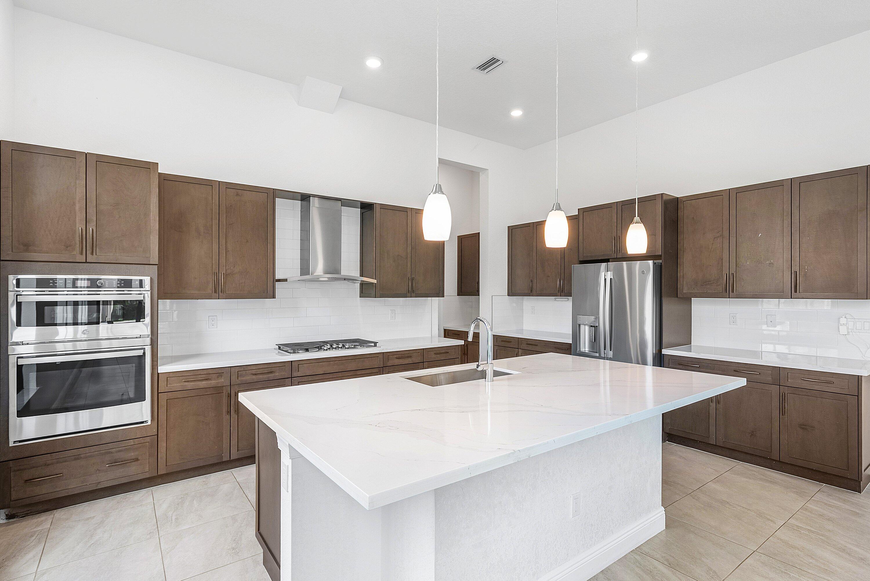 PARKLAND BAY - Residential