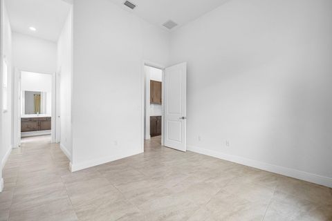 Tiny photo for 12035 N Baypoint Circle, Parkland, FL 33076 (MLS # B26000521)