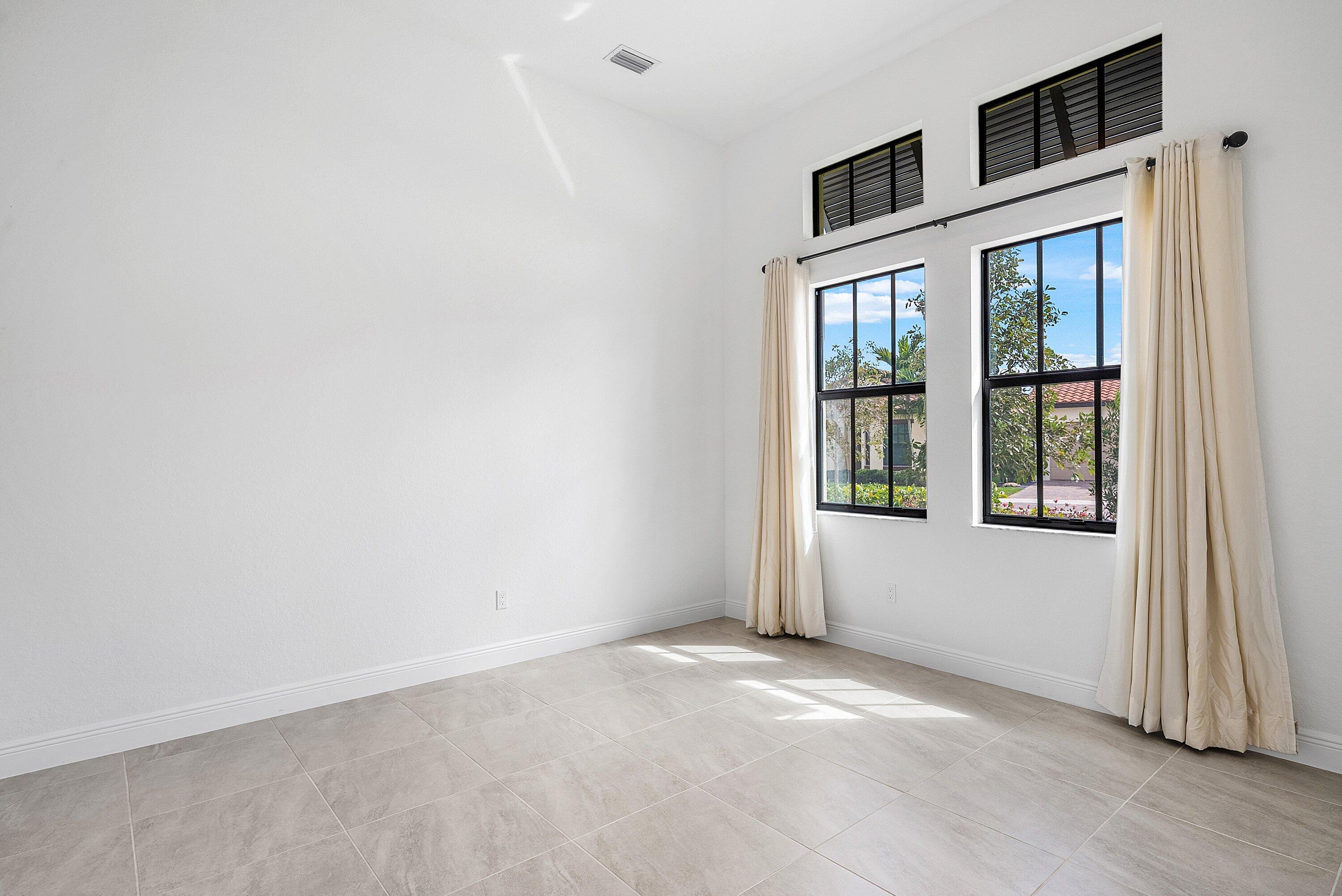 PARKLAND BAY - Residential