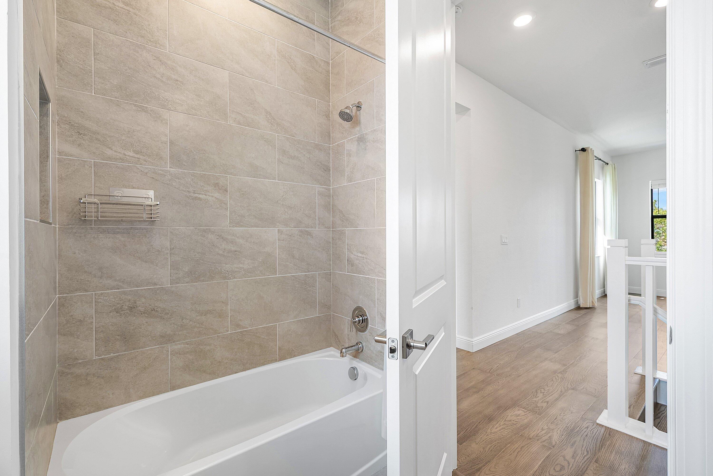 PARKLAND BAY - Residential