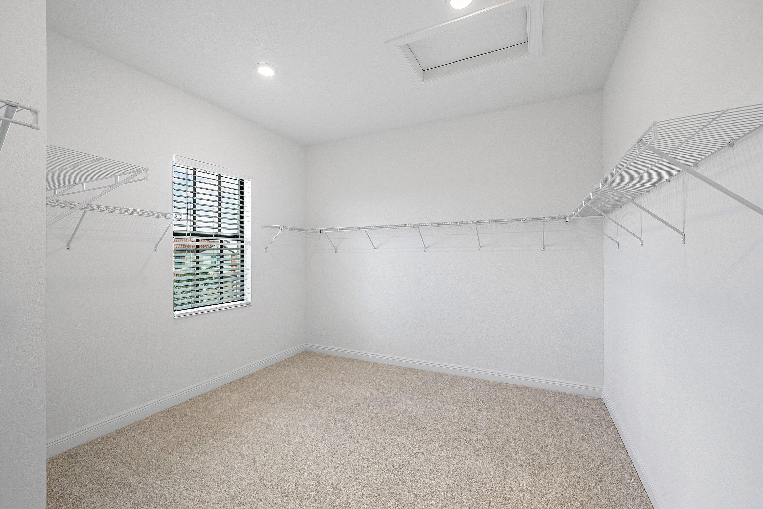 PARKLAND BAY - Residential