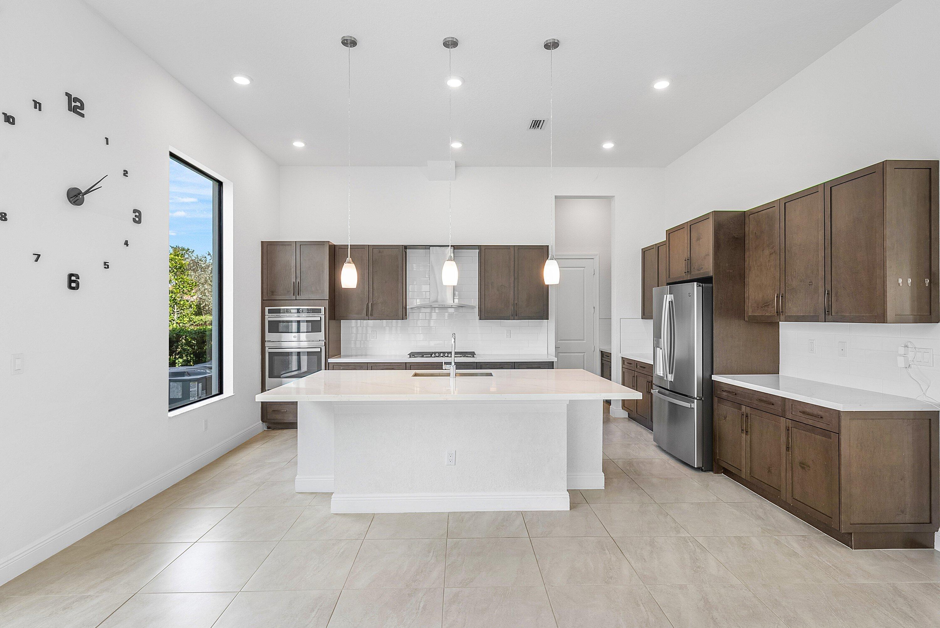 PARKLAND BAY - Residential