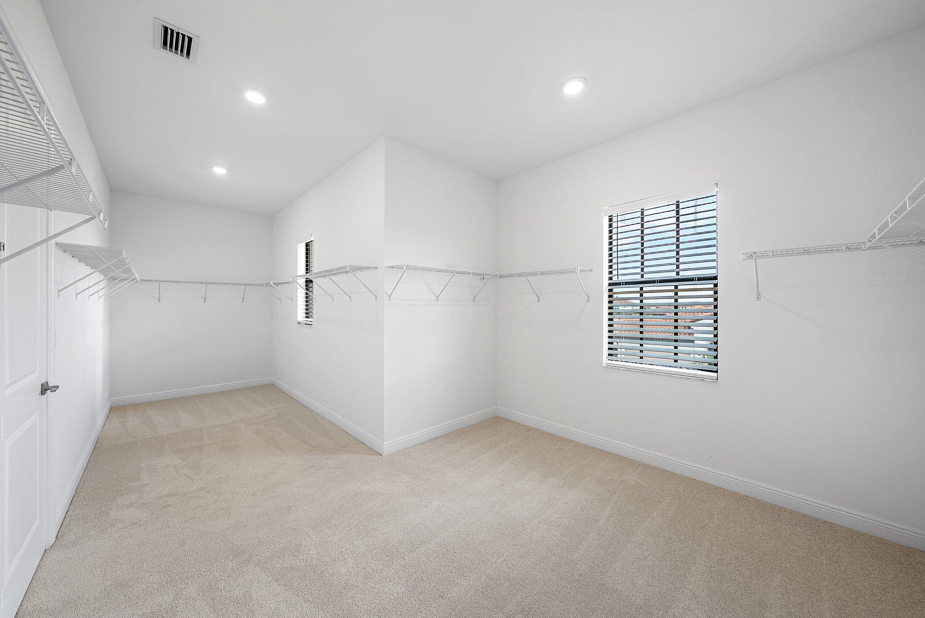 PARKLAND BAY - Residential