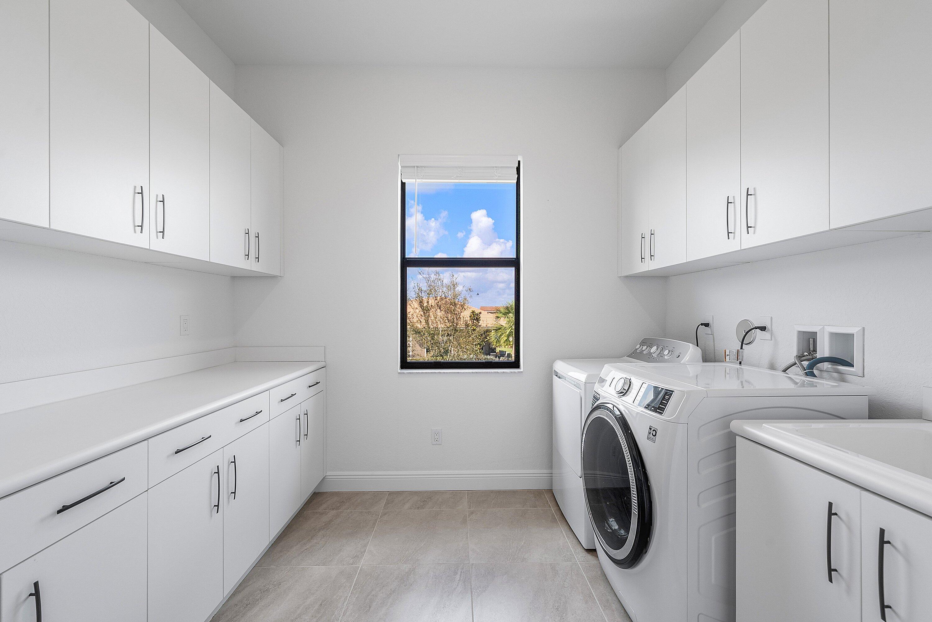 PARKLAND BAY - Residential