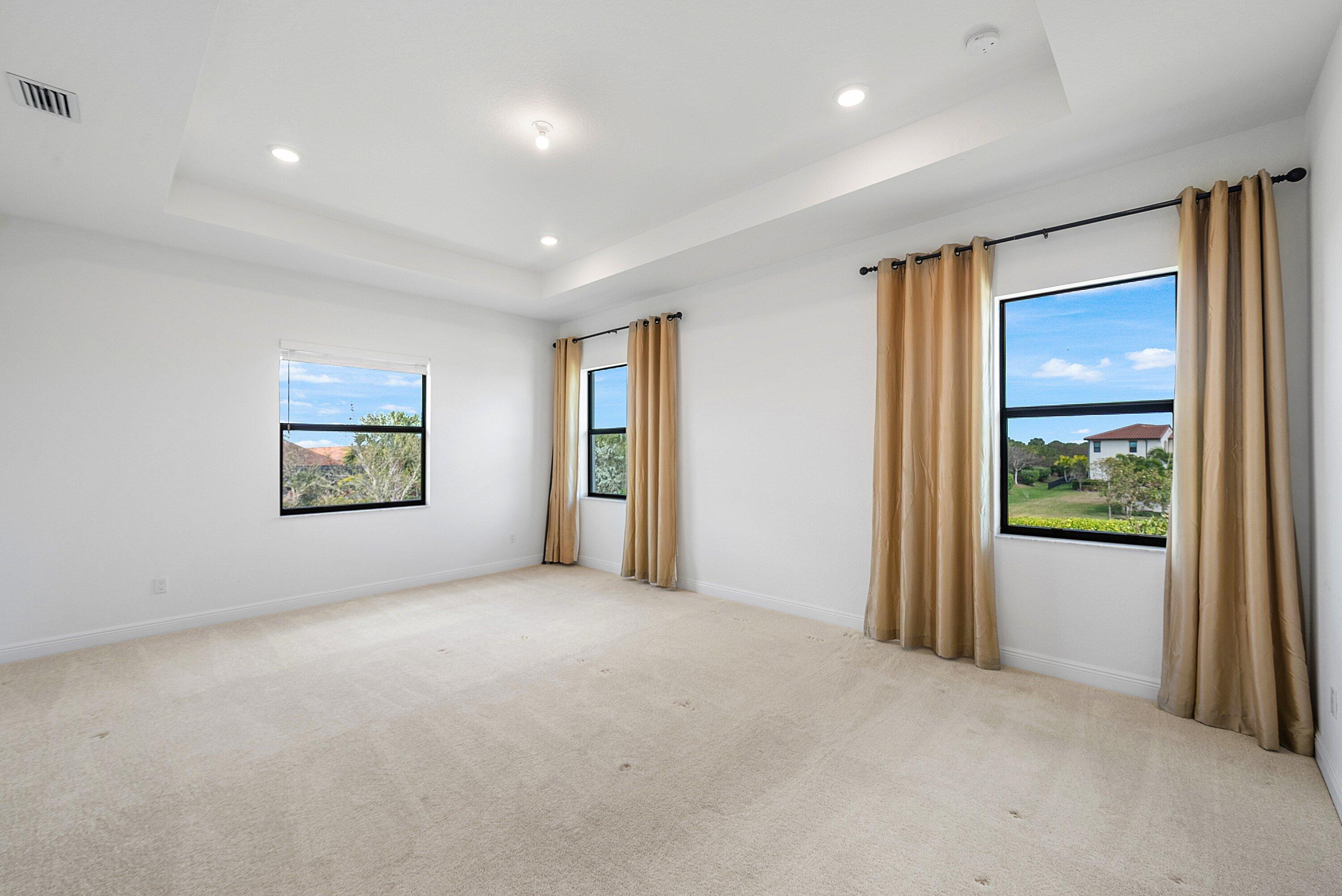 PARKLAND BAY - Residential