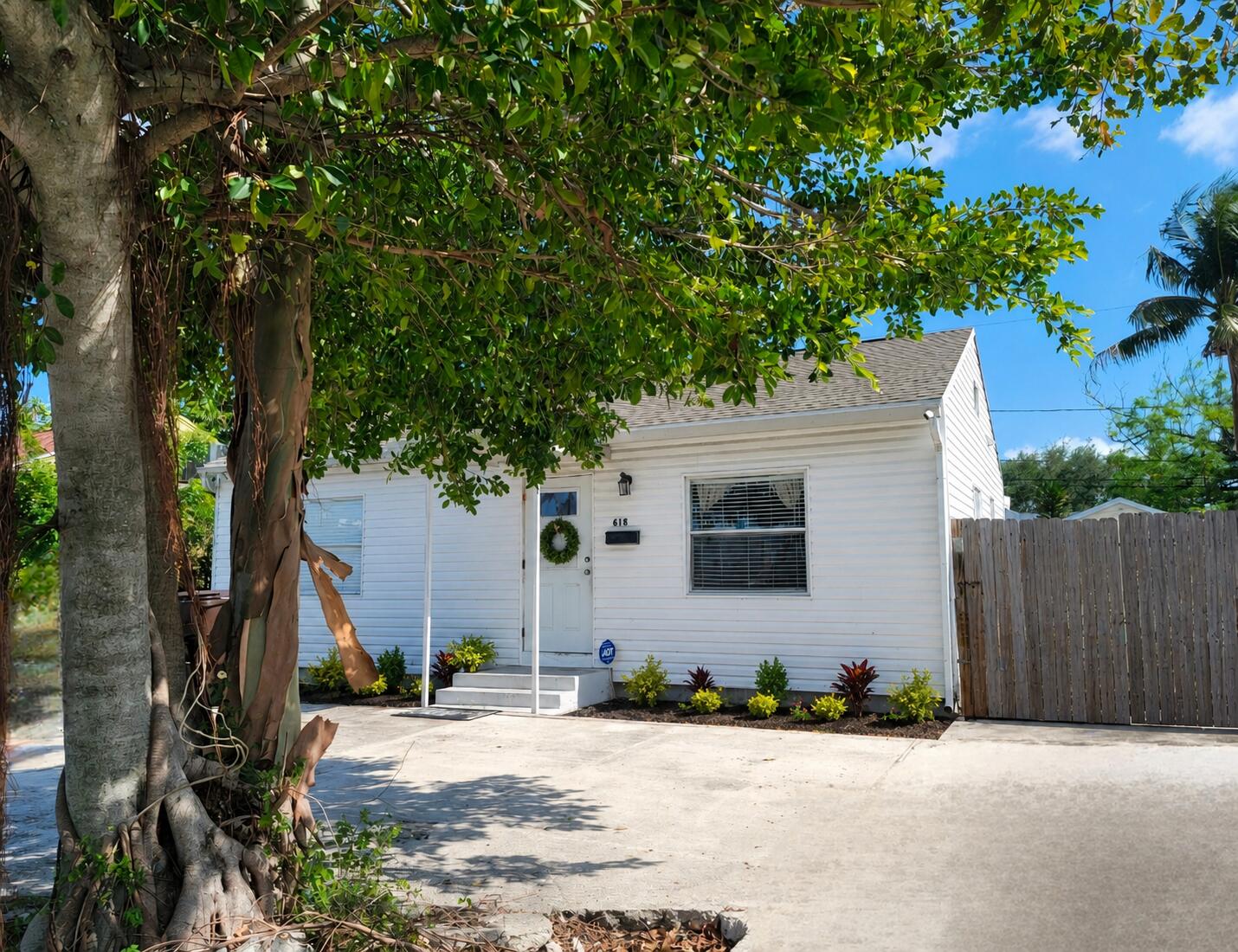 618 Hunter Street, West Palm Beach FL 33405