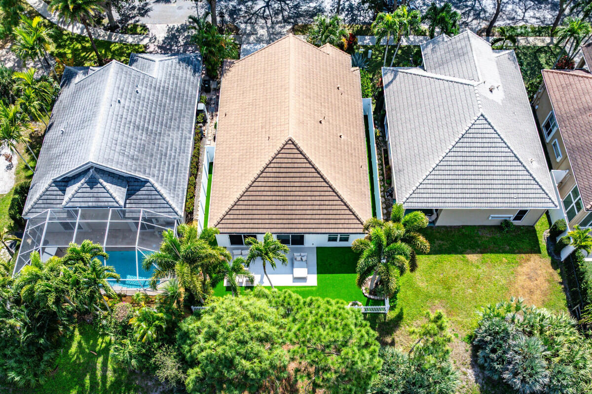 DELRAY LAKES - Residential