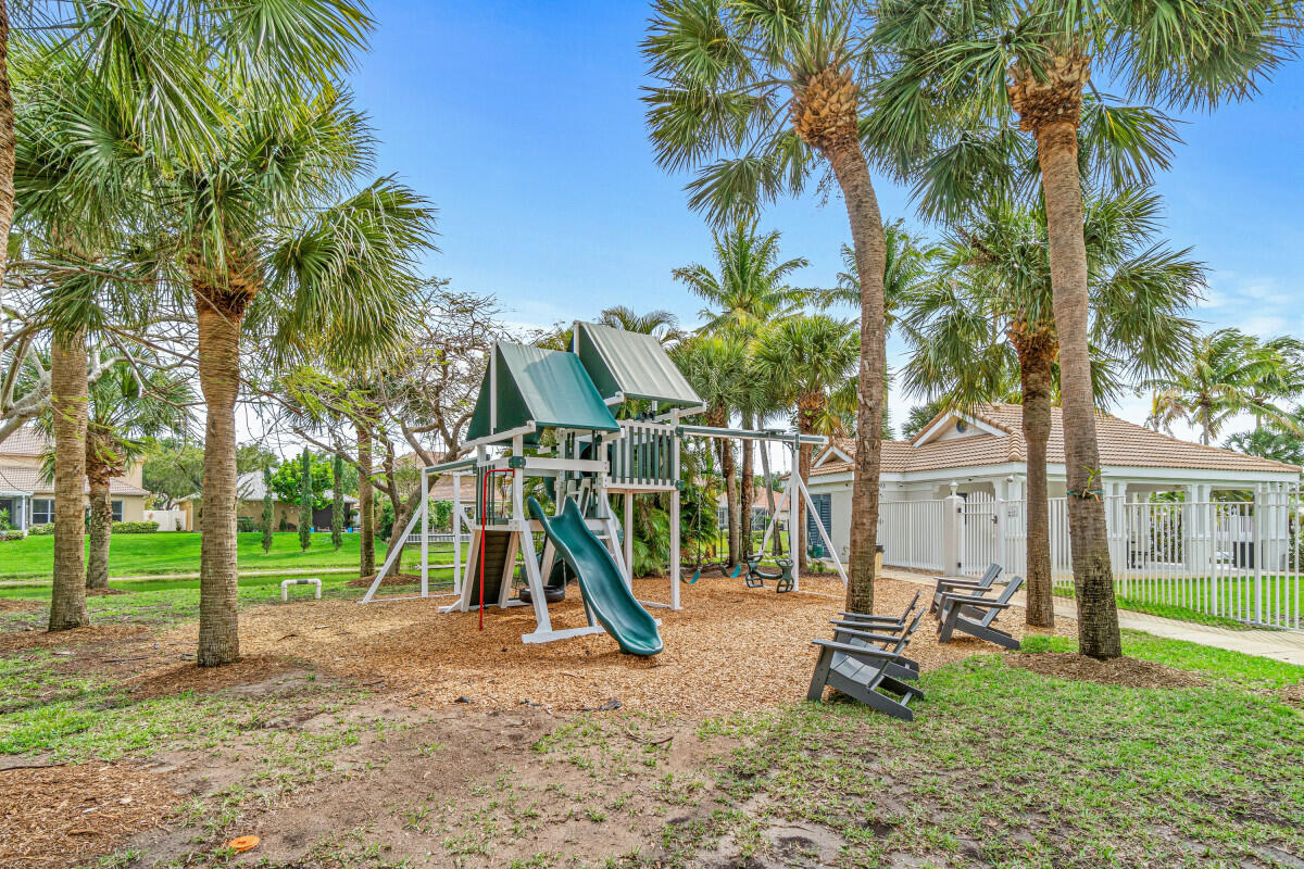 DELRAY LAKES - Residential
